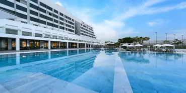 Hotel Crowne Plaza Muscat zwembad - Muscat