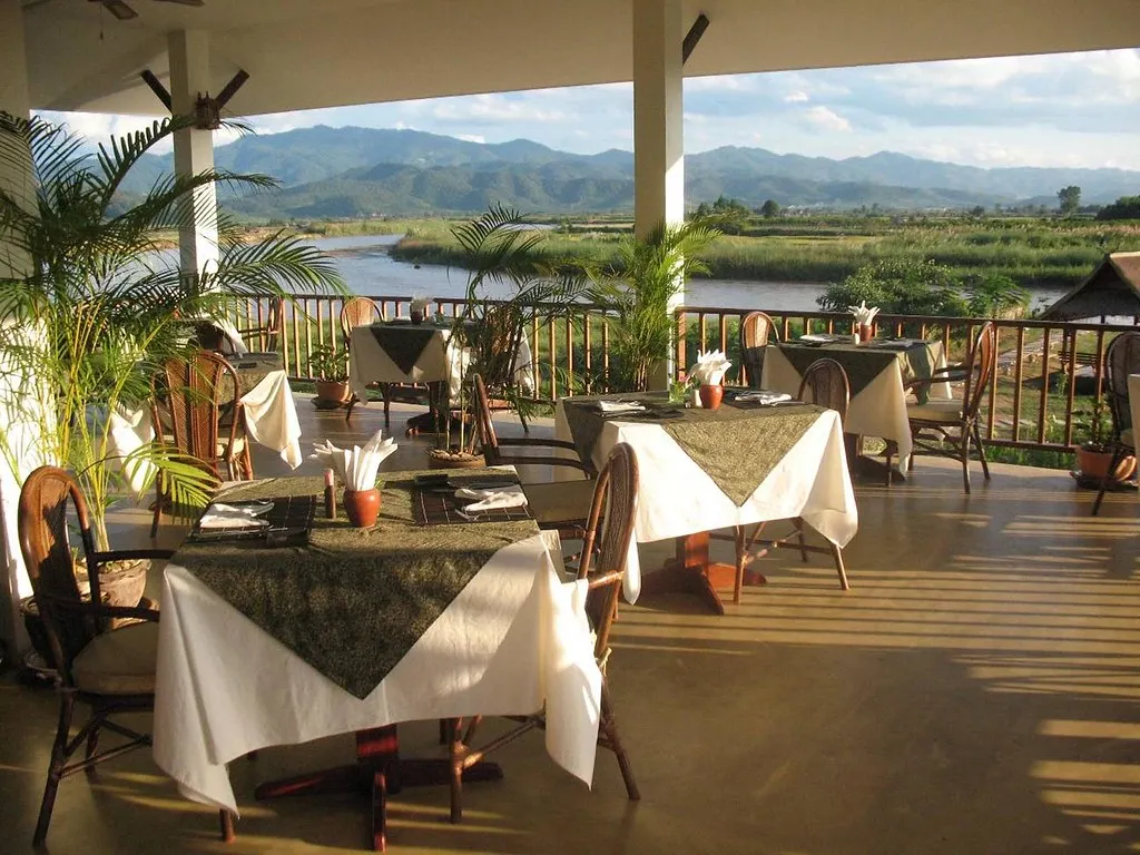 AndOlives-Thailand-Thaton-Maekok-River-Village-dining