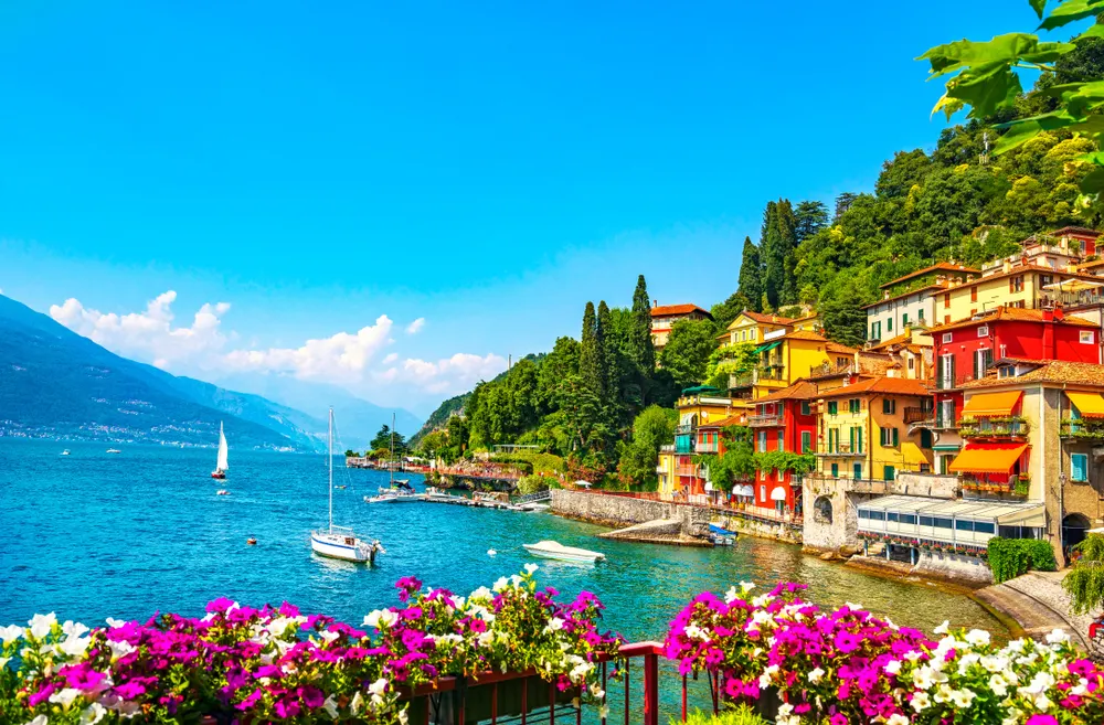Varenna stad -Comomeer - Italie