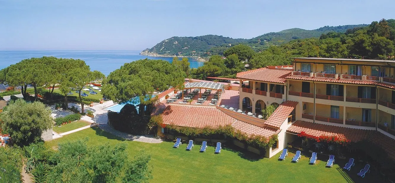 hotel biodola - toscane - elba - hotel aan zee