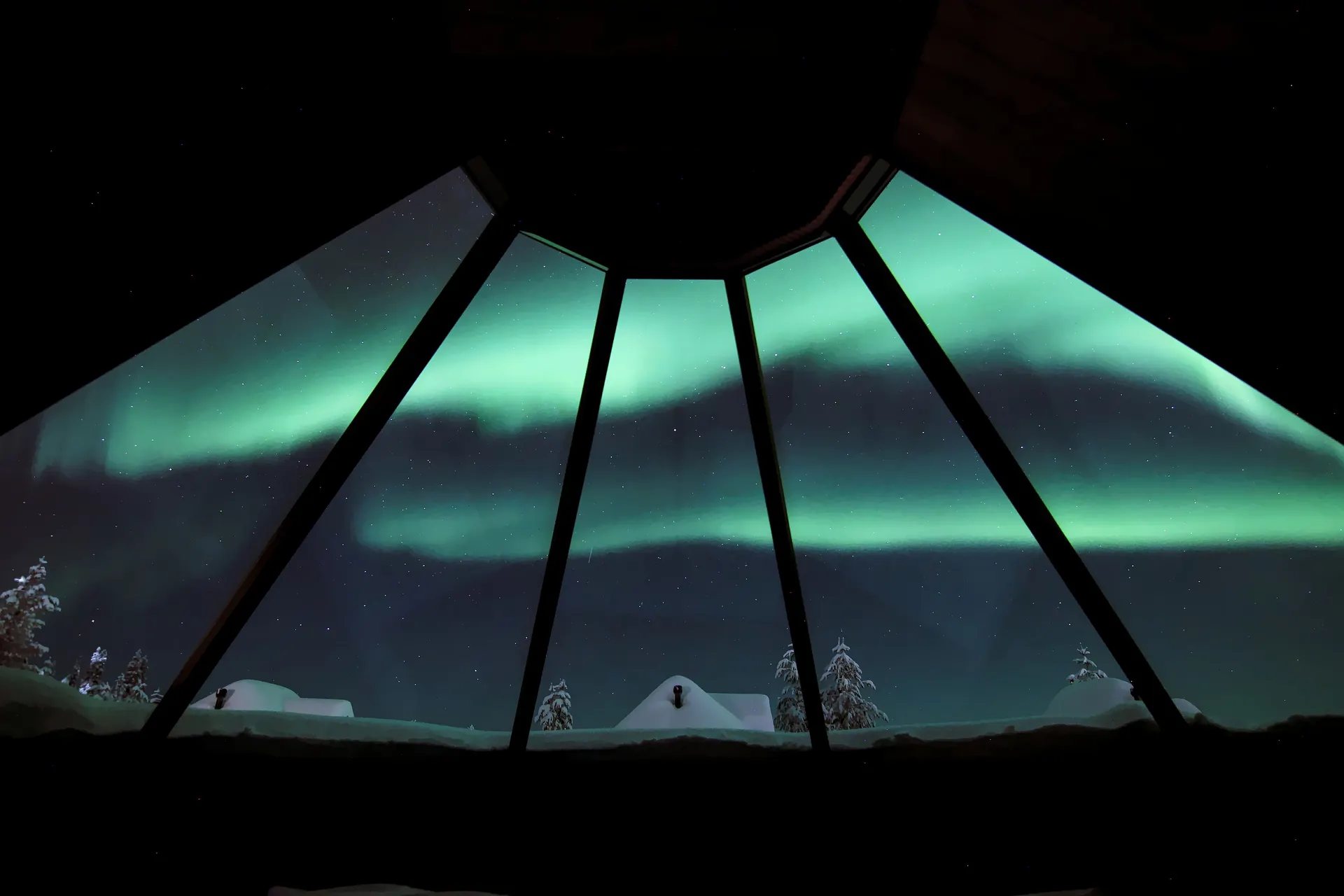 &Olives Finland Northern Lights in a Dome
