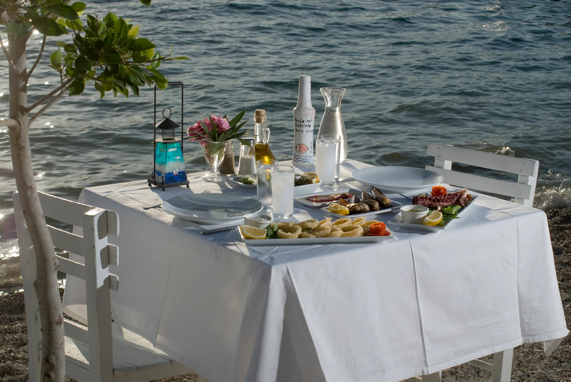 Tafel voor 2 met uitzicht op zee in GriekenlandTafel voor 2 uitzicht op zee Griekenland