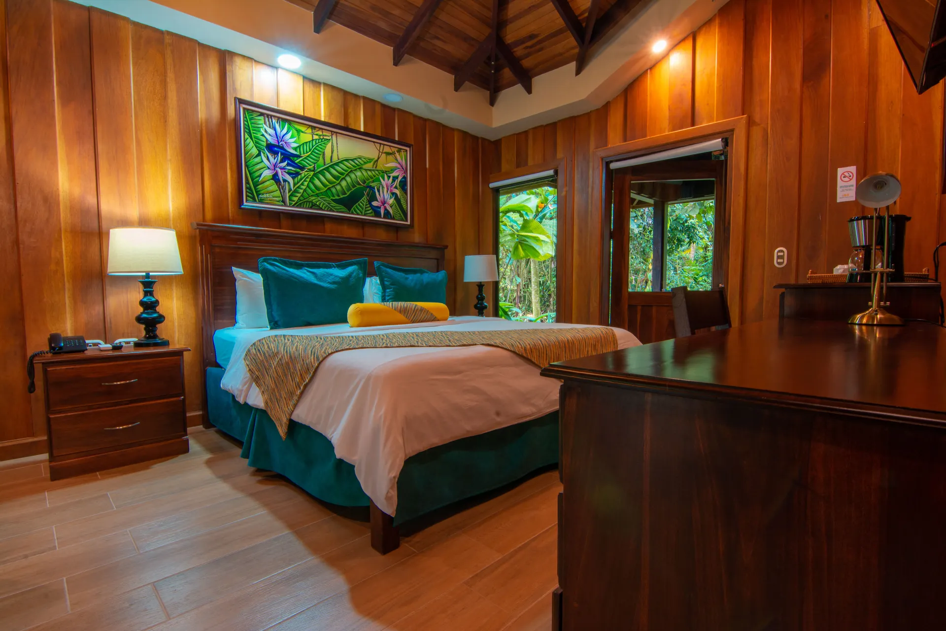 AndOlives-Costa-Rica-LaFortuna-Hotel Lomas del Volcan-room