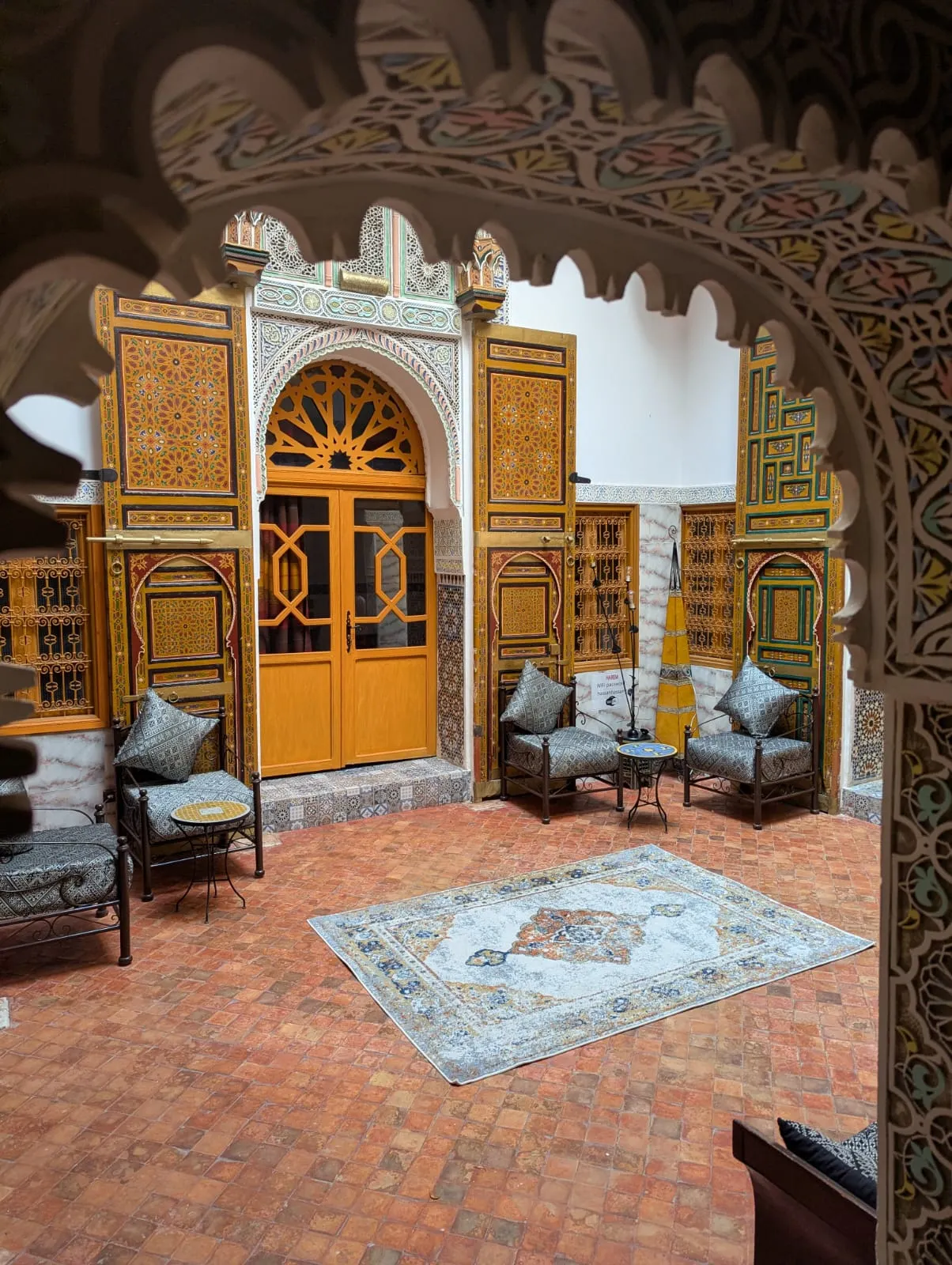 Marokko, Ryad Bahia Meknes, zitje