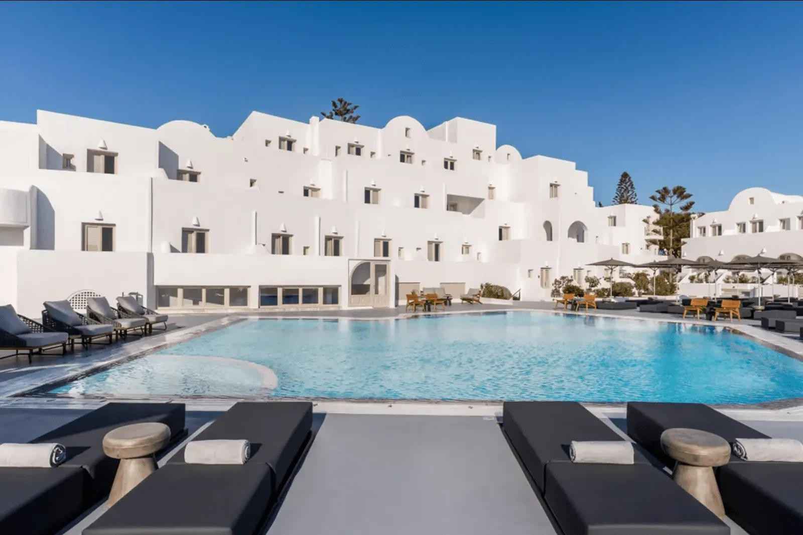 Santorini Palace Hotel.