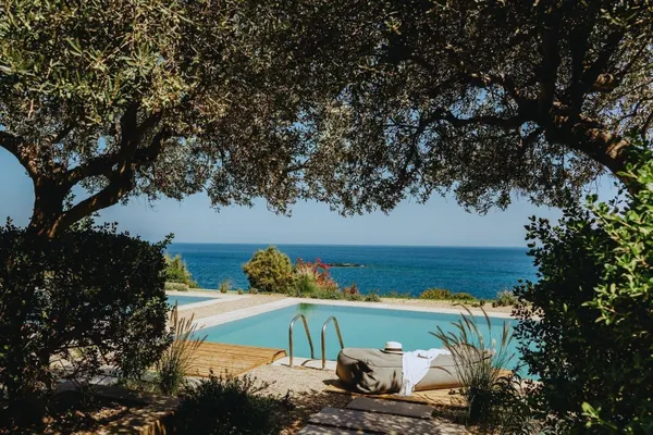 Minos Palace hotel & suites.