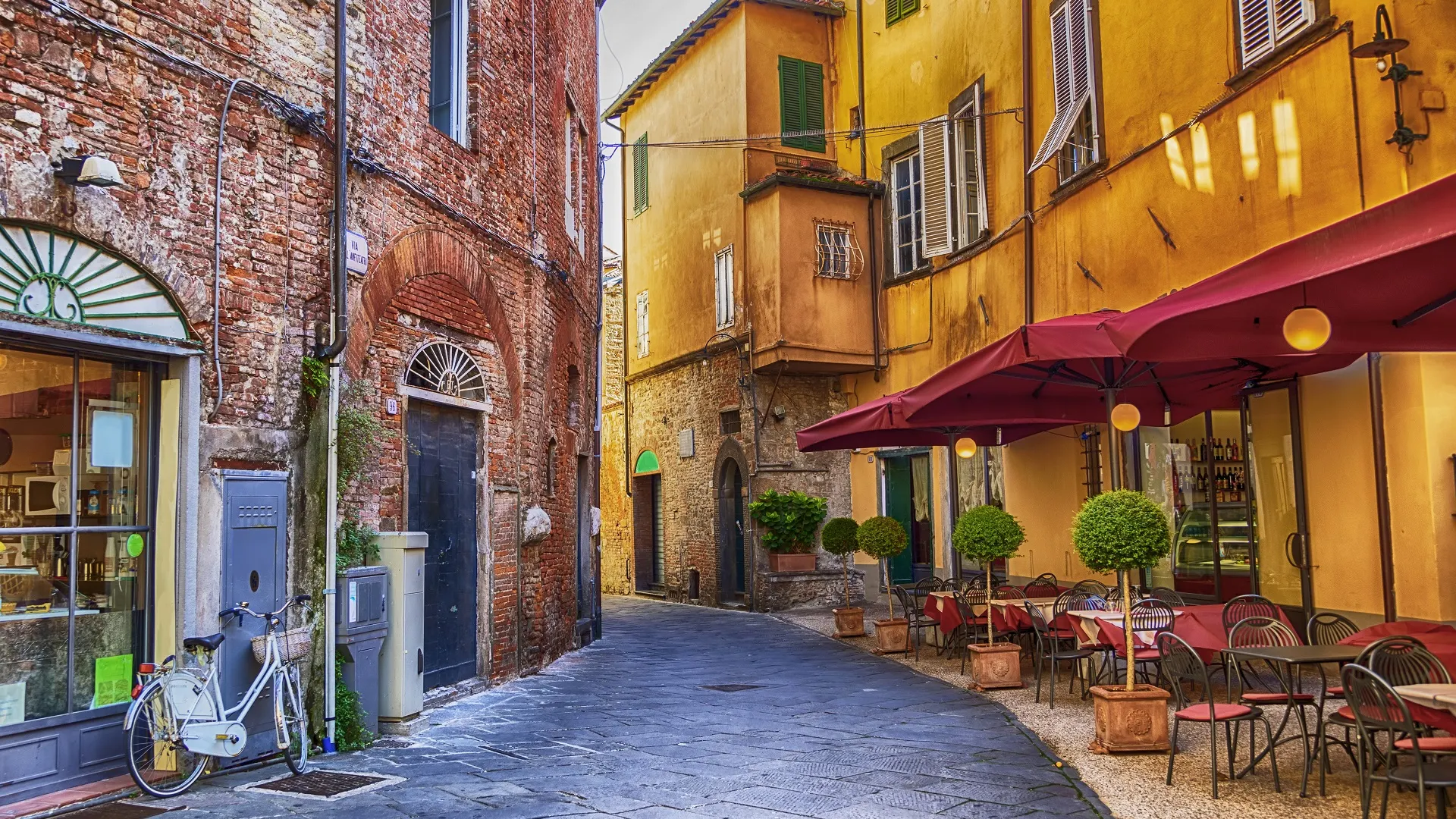 Een straat in Lucca 