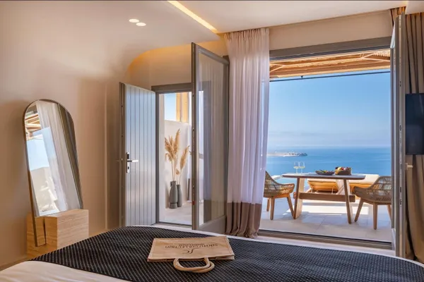 Santo Mine Oia Suites.