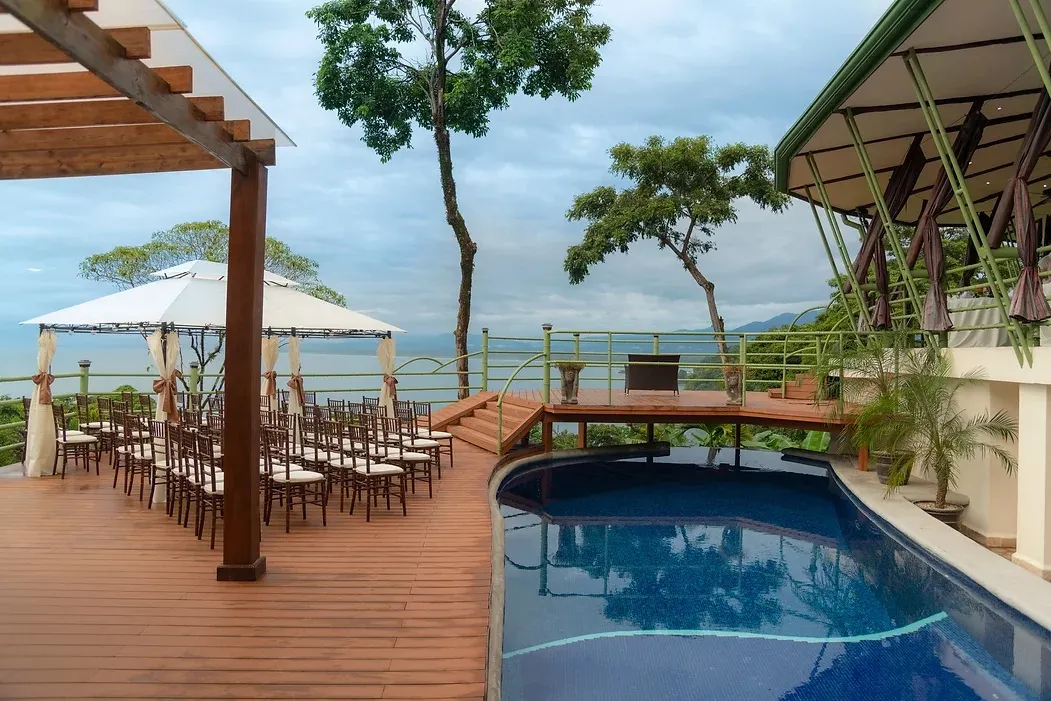 &Olive ManuelAntonio IssimoSuites Pool