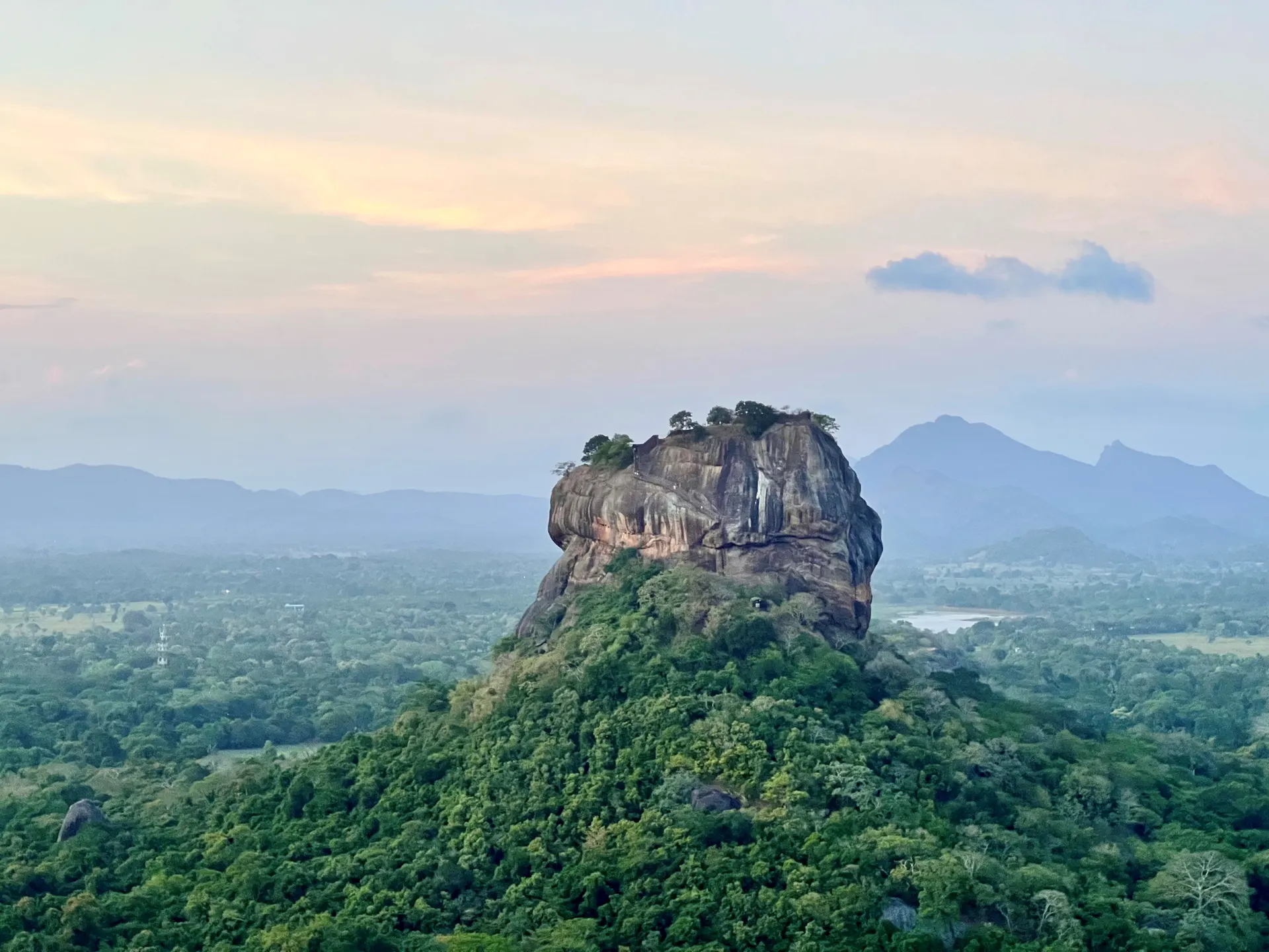 sigiriya lion rock