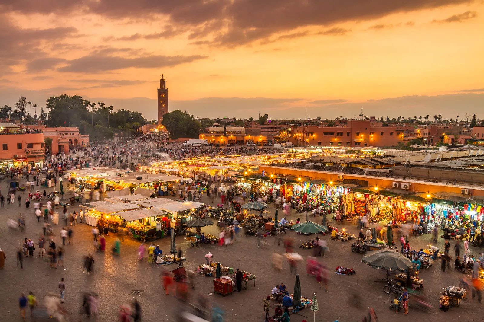 &Olives Morocco Djemaa el-Fnaa is een beroemd plein en marktplaats in de medina wijk van Marrakesh