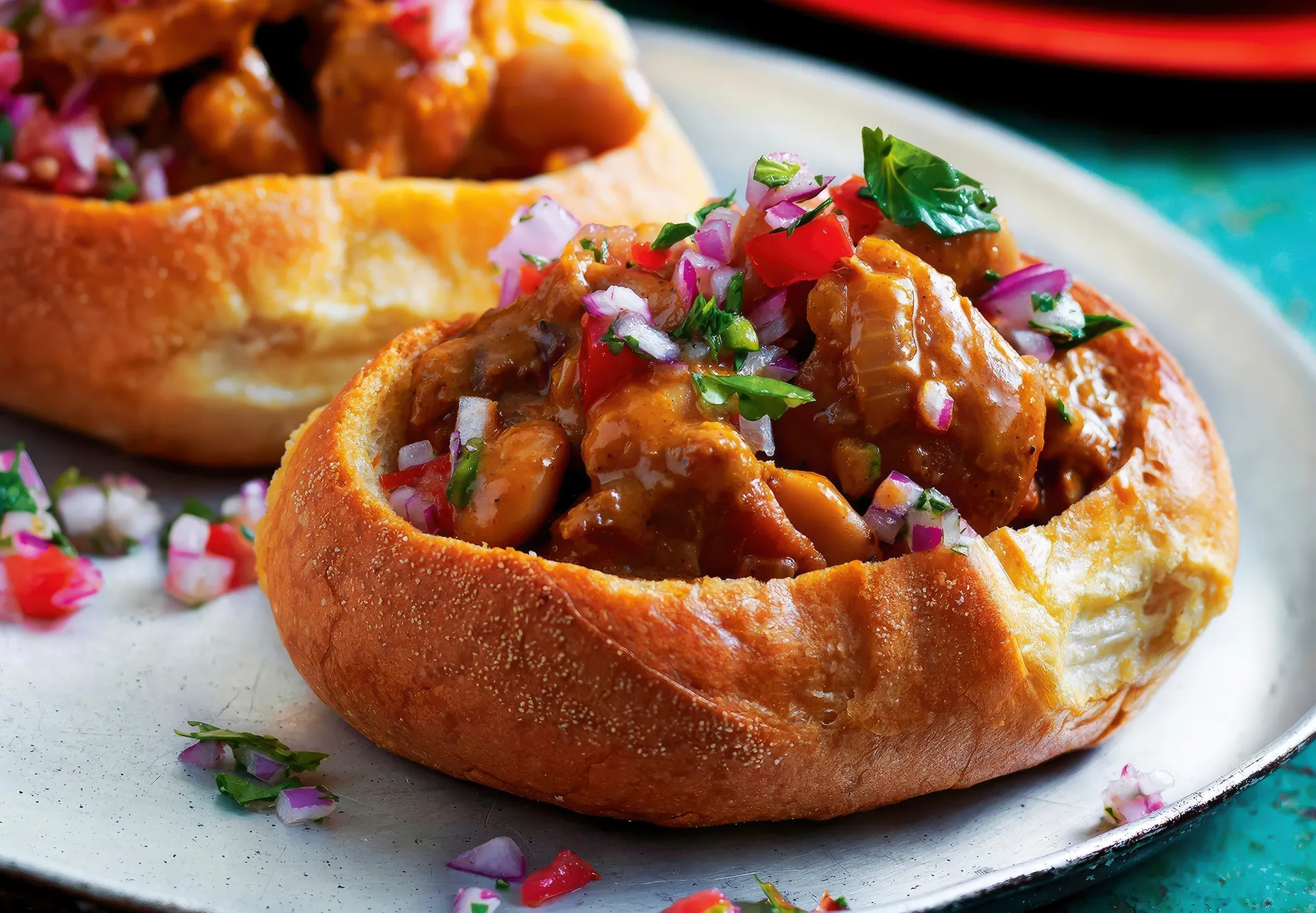 &Olives Zuid Afrika Bunny Chow food