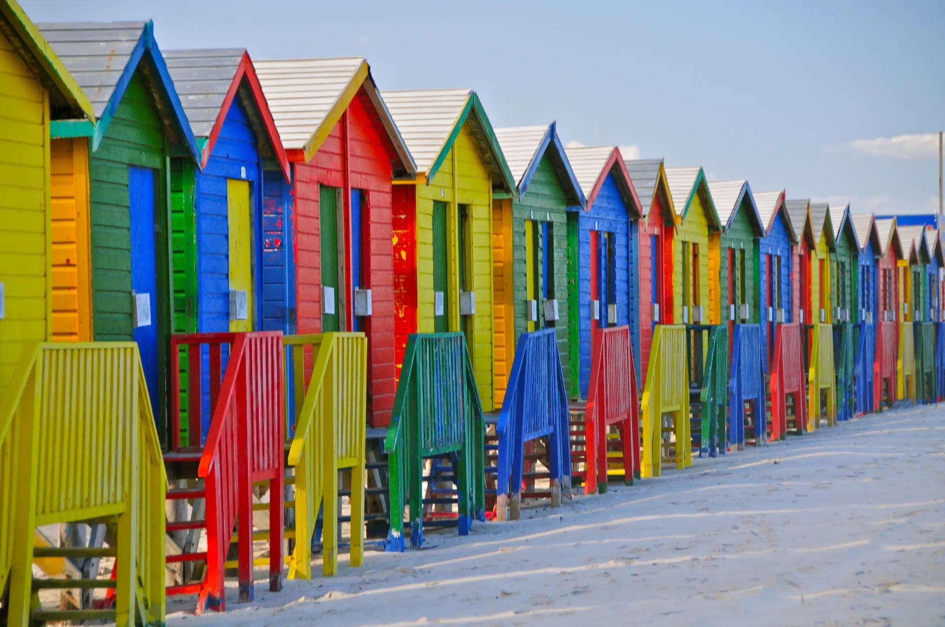 &Olives Zuid Afrika Kaapstad Colored Beach Huts