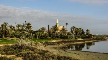 Hala Sultan Tekke-moskee bij zoutmeer Larnaca, Cyprus