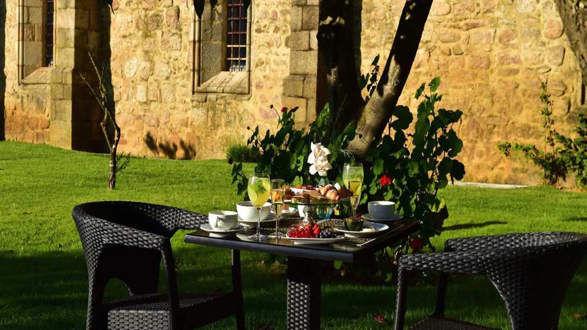 Terras bij restaurant Pousada Crato, Crato, Alentejo, Portugal