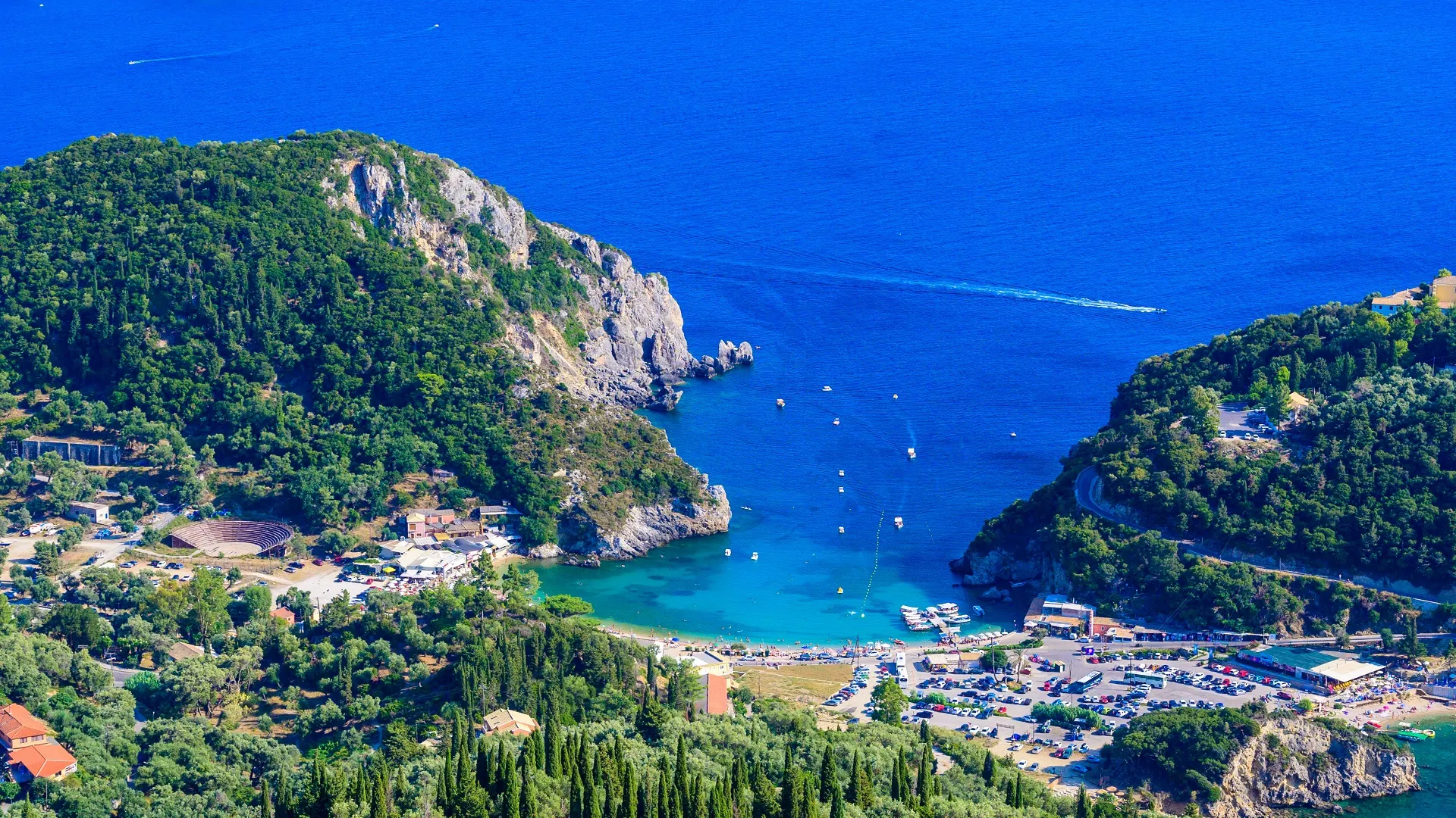 Het groene eiland Corfu in de Middellandse Zee