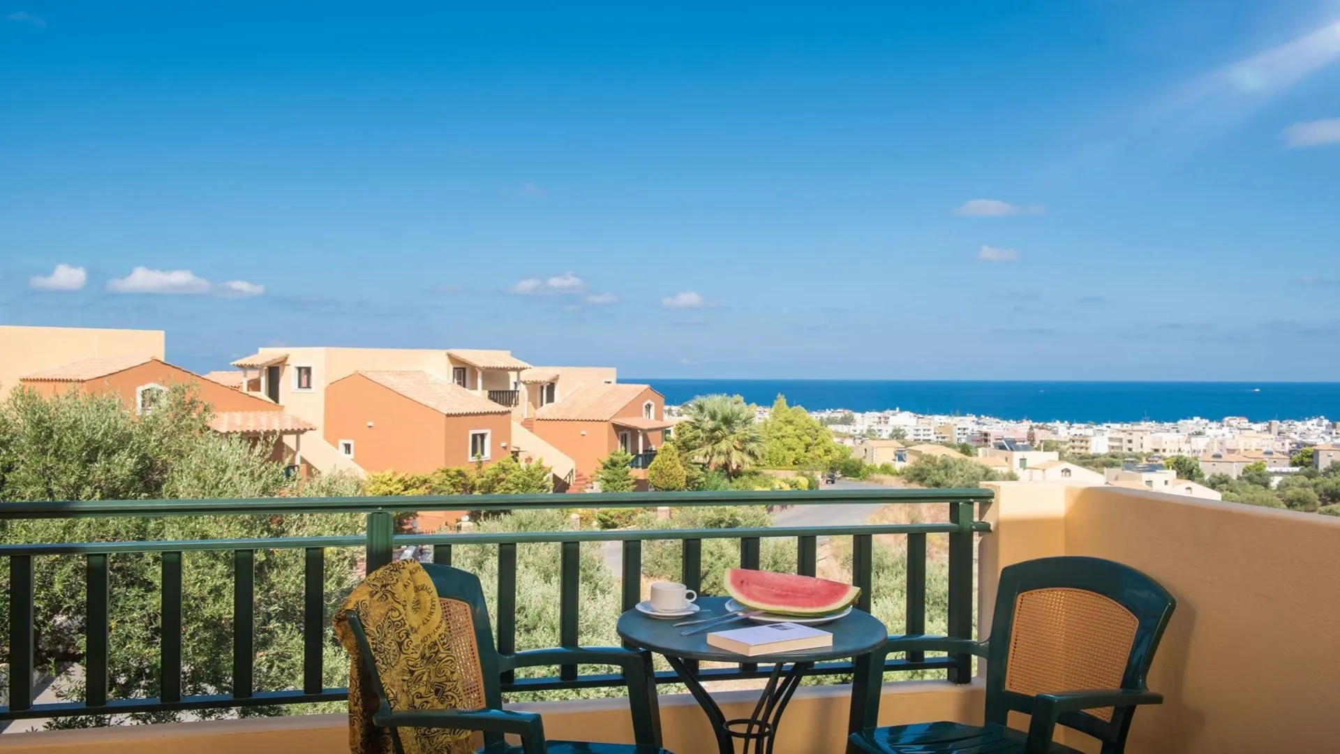 Balkon van kamer in Dia Residence, Piskopiano, Kreta, Griekenland