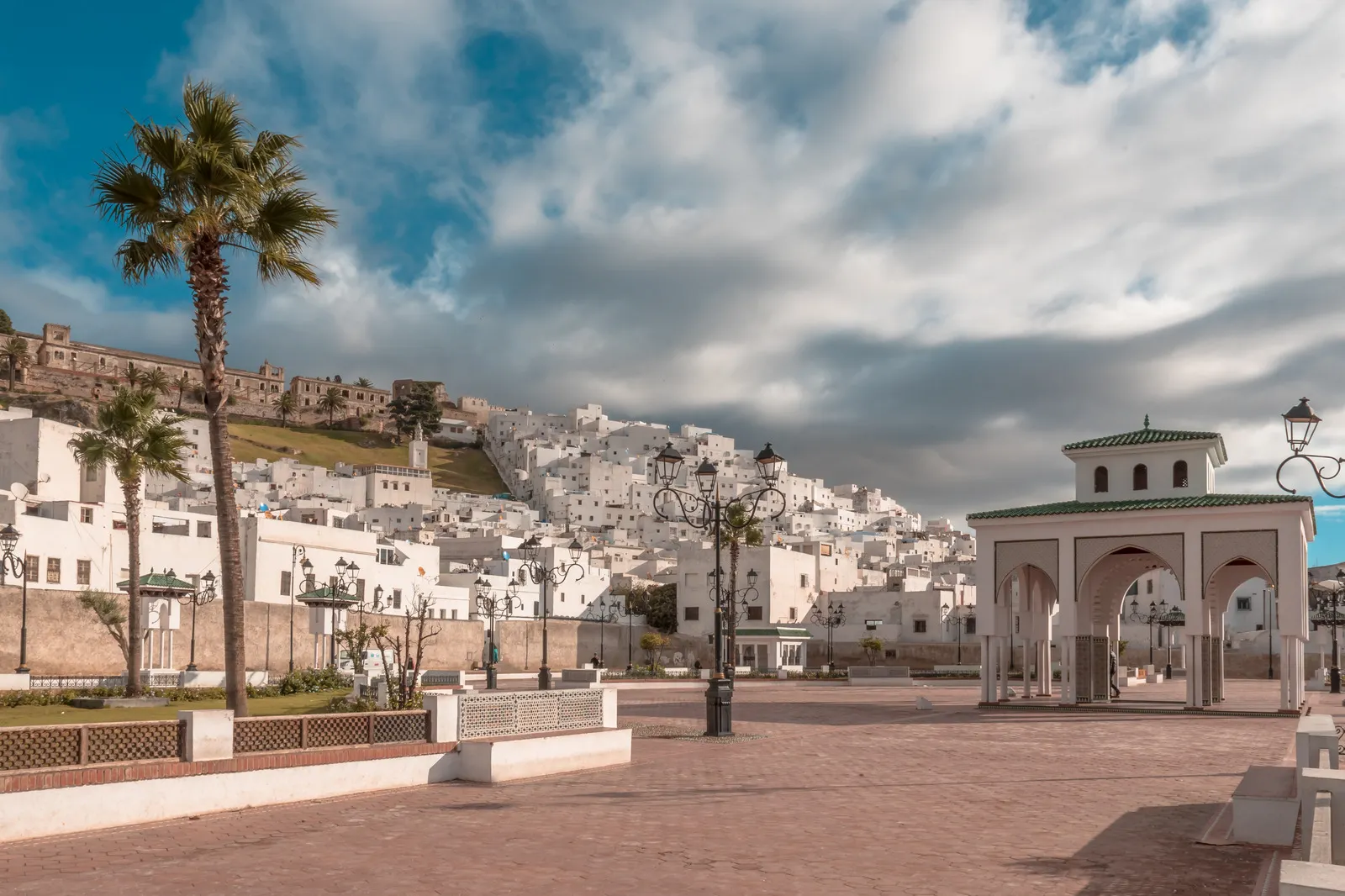&Olives_Morocco_Tetouan, View of the colorful old buildings of Tetouan in historical center of the city.