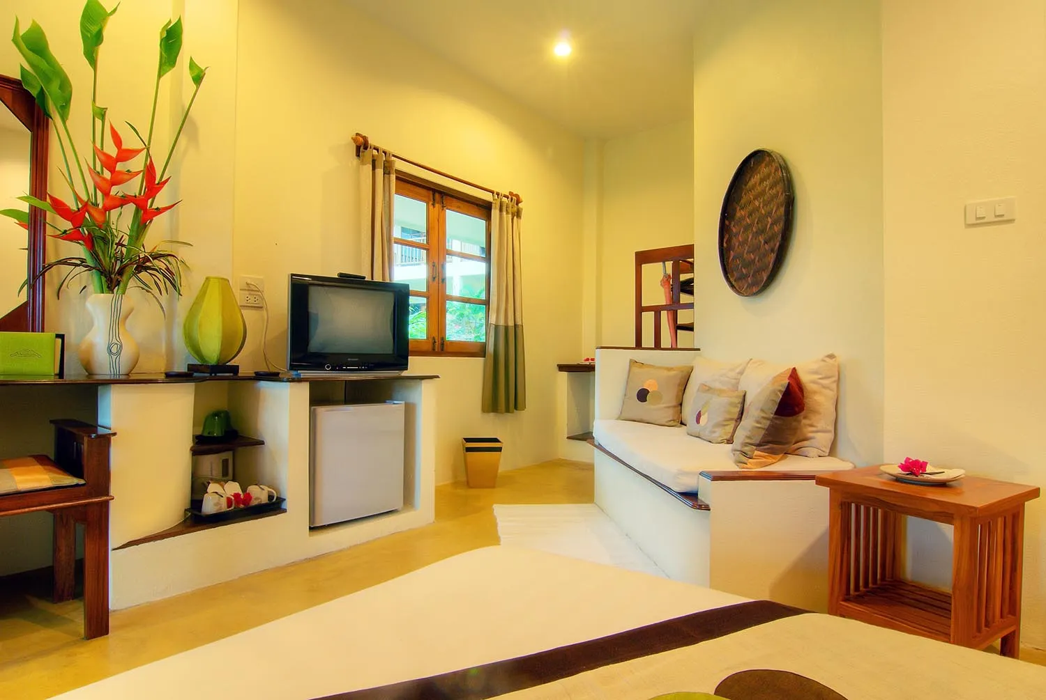 AndOlives-Thailand-Thaton-Maekok-River-Village-room