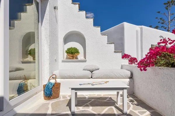 Cavos Studios & Appartements.