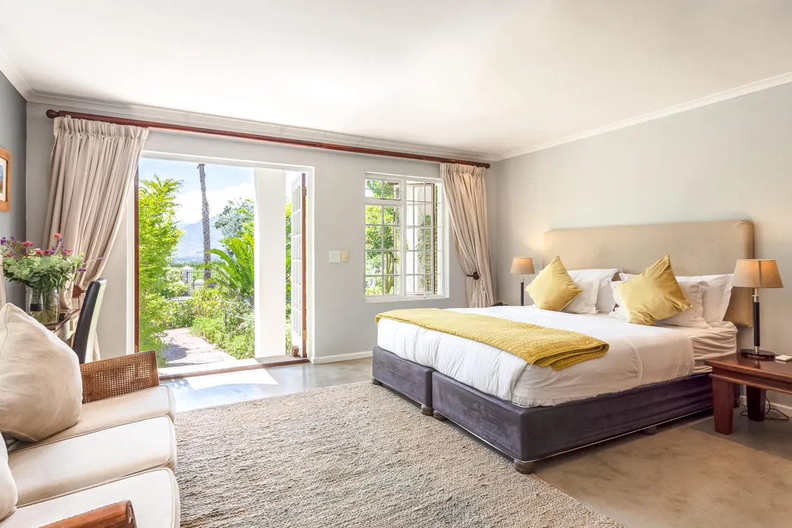 &Olives Travel-South-Africa-Stellenbosch-Wedgeview-room1