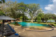 AndOlives-Thailand-ChiangRai-TheLegend-pool