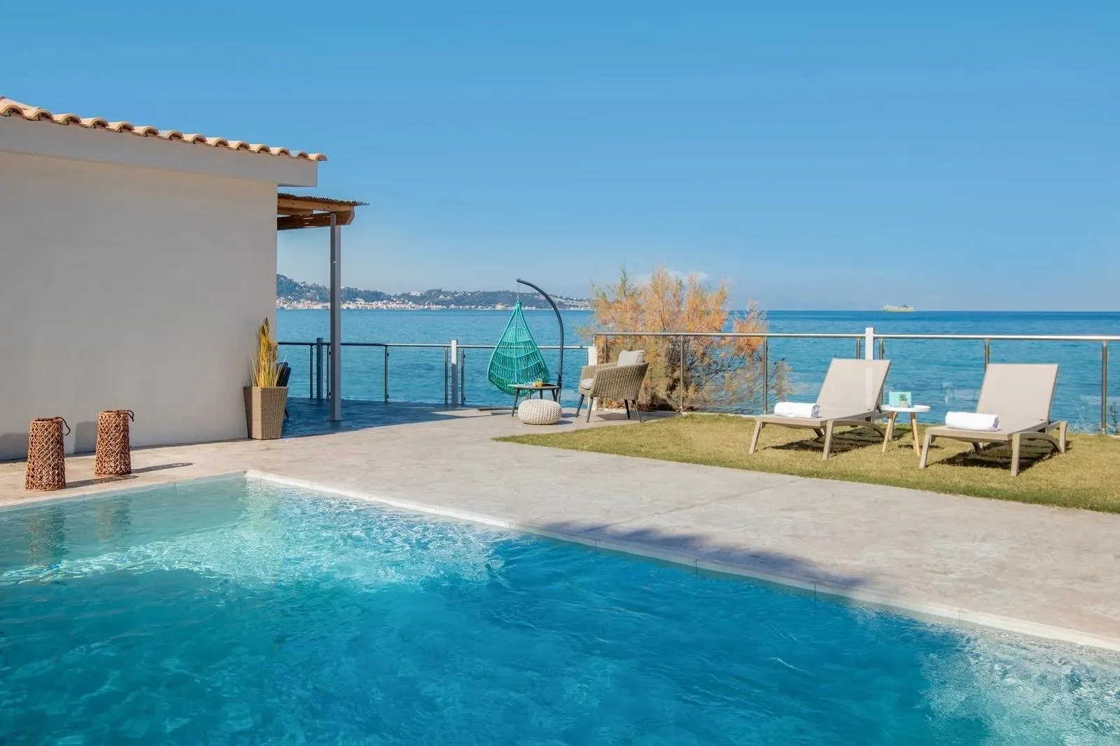 Blue Beach Villa - zwembad