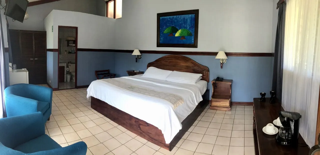 AndOlives-Costa-Rica-Manuel-Antonio-Espadilla-Double room