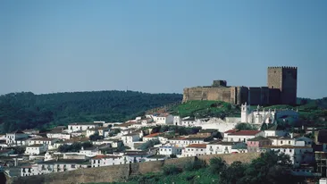 Kasteel en stadje Mertola, Alentejo, Portugal