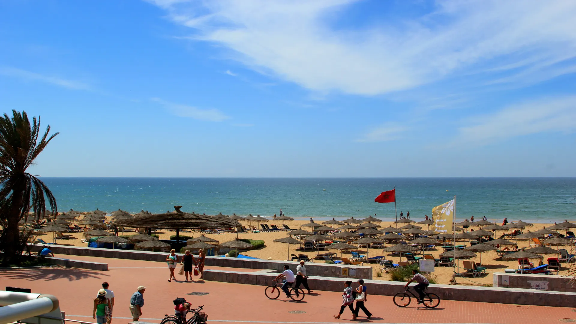 Boulevard en strand Agadir, Marokko