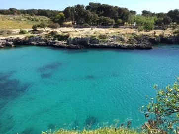 Adriatische kust bij Puglia