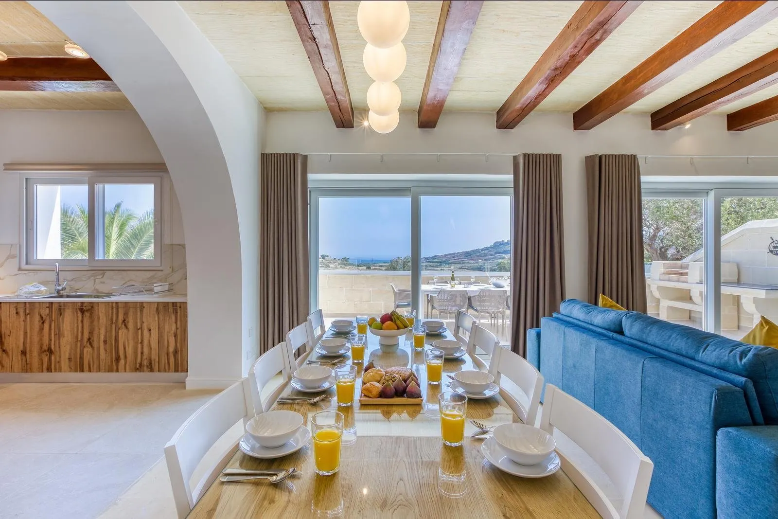 Villa Ta Guza - eetkamer