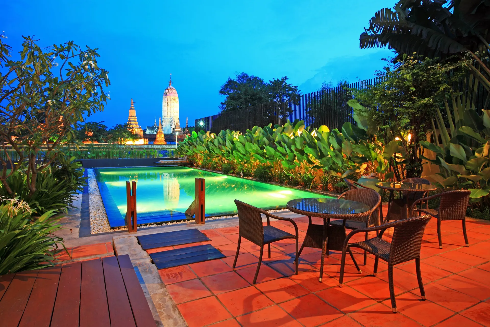 AndOlives-Thailand-Ayutthaya-pool