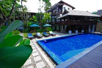 AndOlives-Thailand-ChiangMai-Banthai-pool
