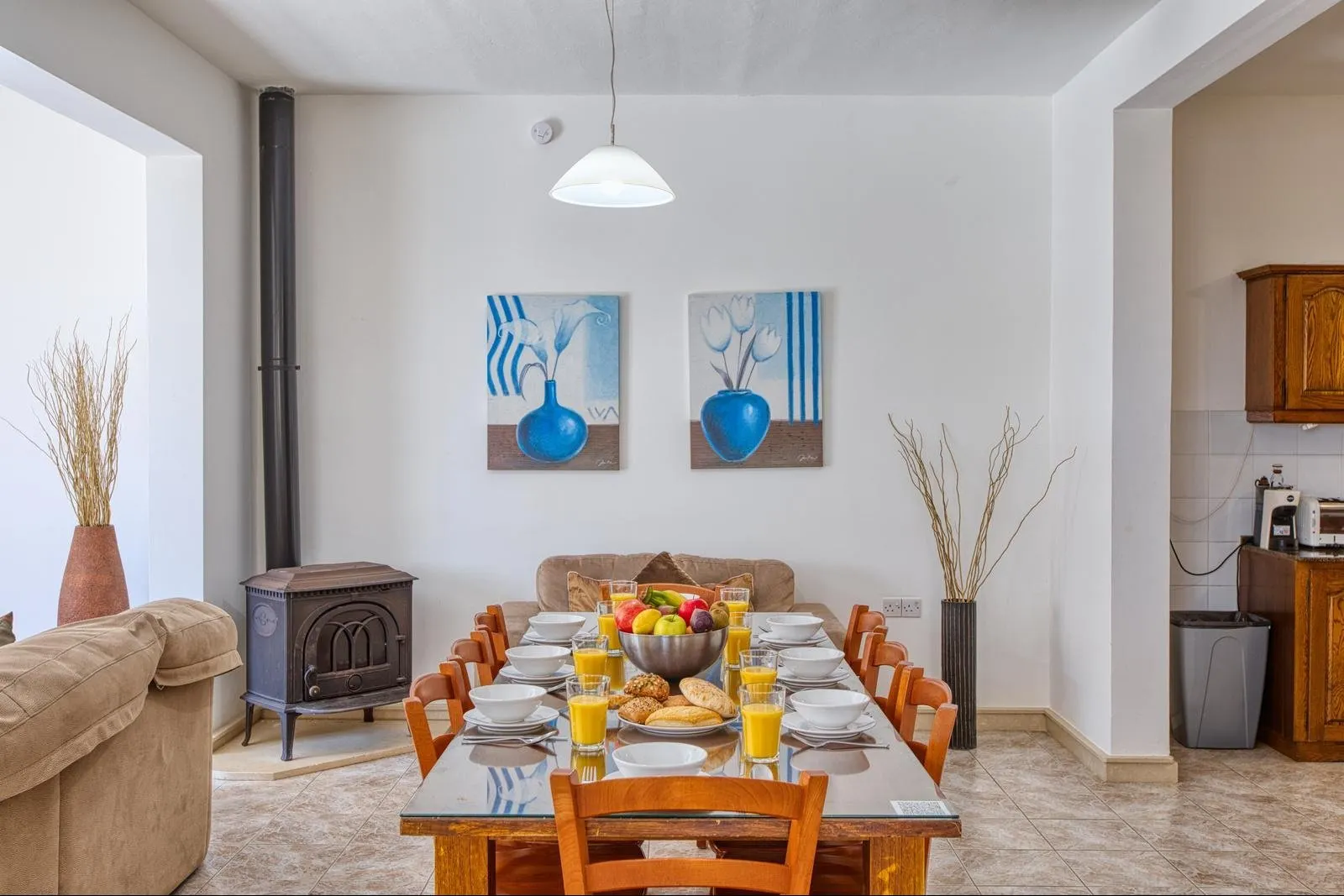 Villa Hgieri - eetkamer