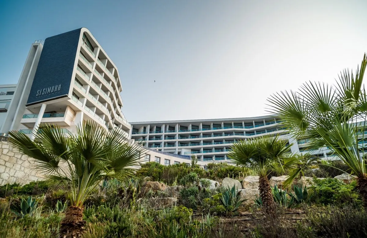 Sesimbra Oceanfront Hotel