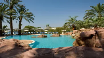 Zwembad bij het Isrotel Royal Beach hotel, Eilat, Israël