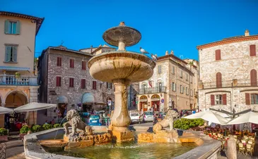 Plein Piazza del Comune in Assisi - Umbrië