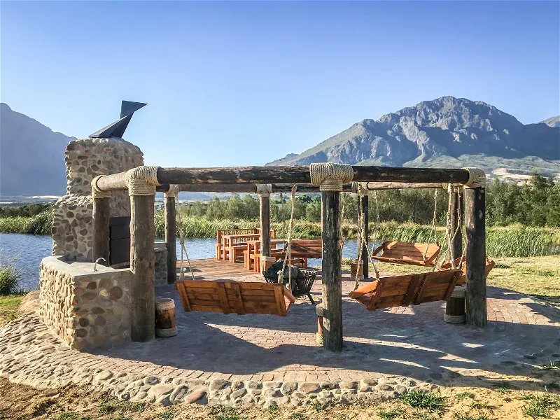 &Olives-Zuid-Afrika-Tulbagh-reflections guest Farm-Boma