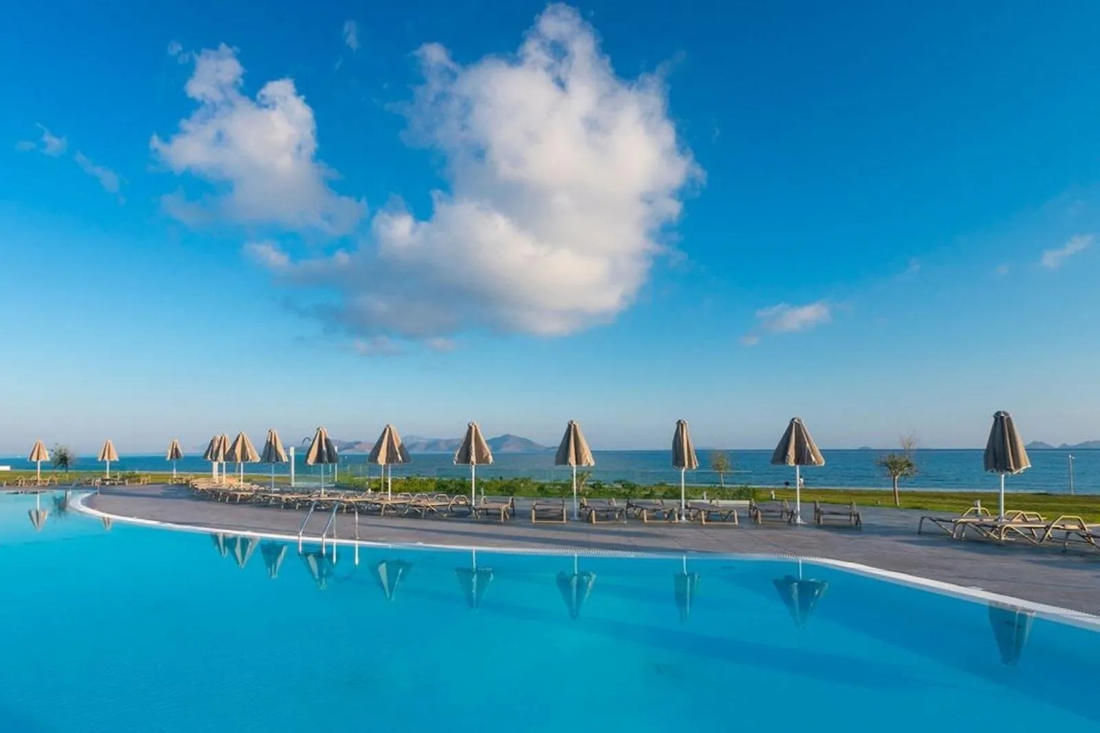 Aeolos Beach Hotel - zwembad