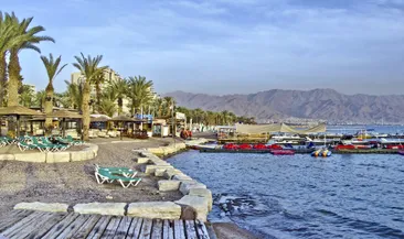 Noord strand met watersport activiteiten, Eilat, Israël