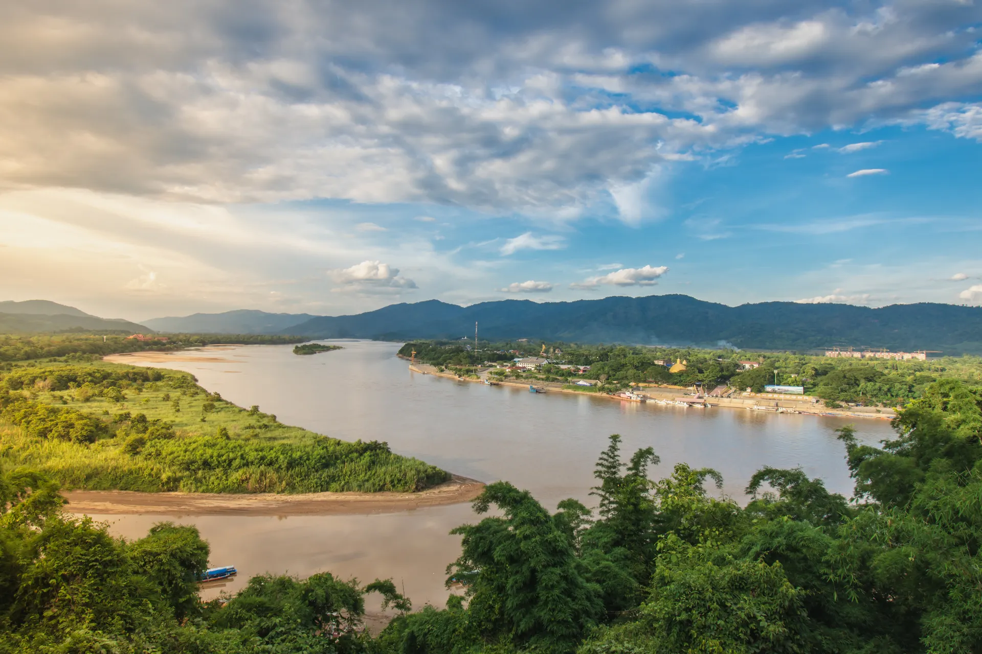 &Olives Thailand Mekong River Golden Triangle