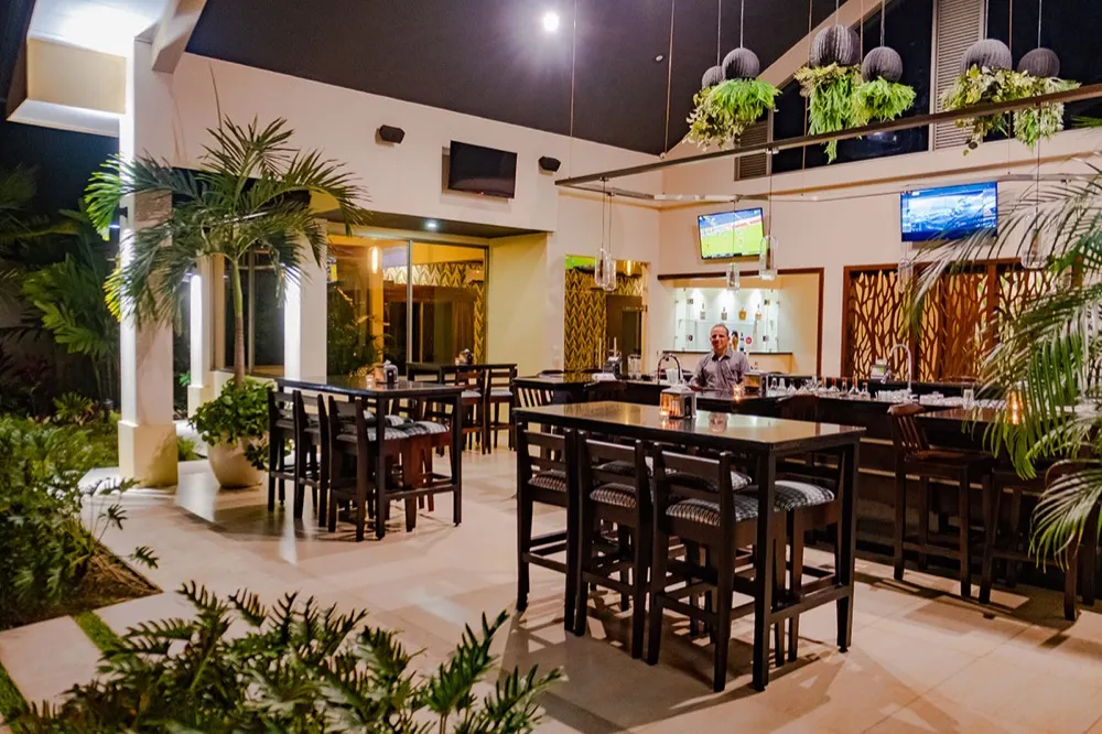 AndOlives-Costa-Rica-LaFortuna-Hotel Lomas del Volcan-cafe