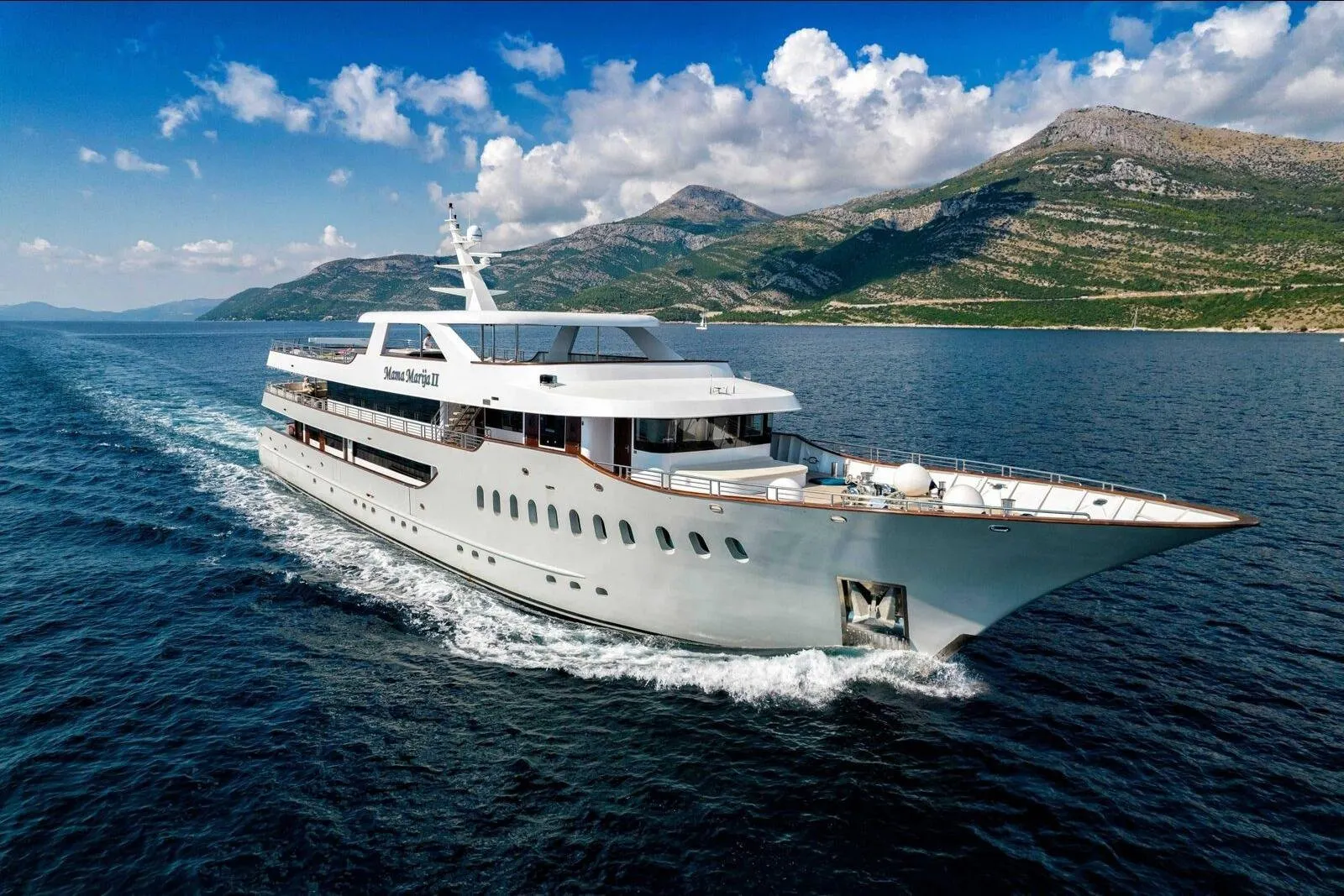 Mama Marija 2 - Exterieur