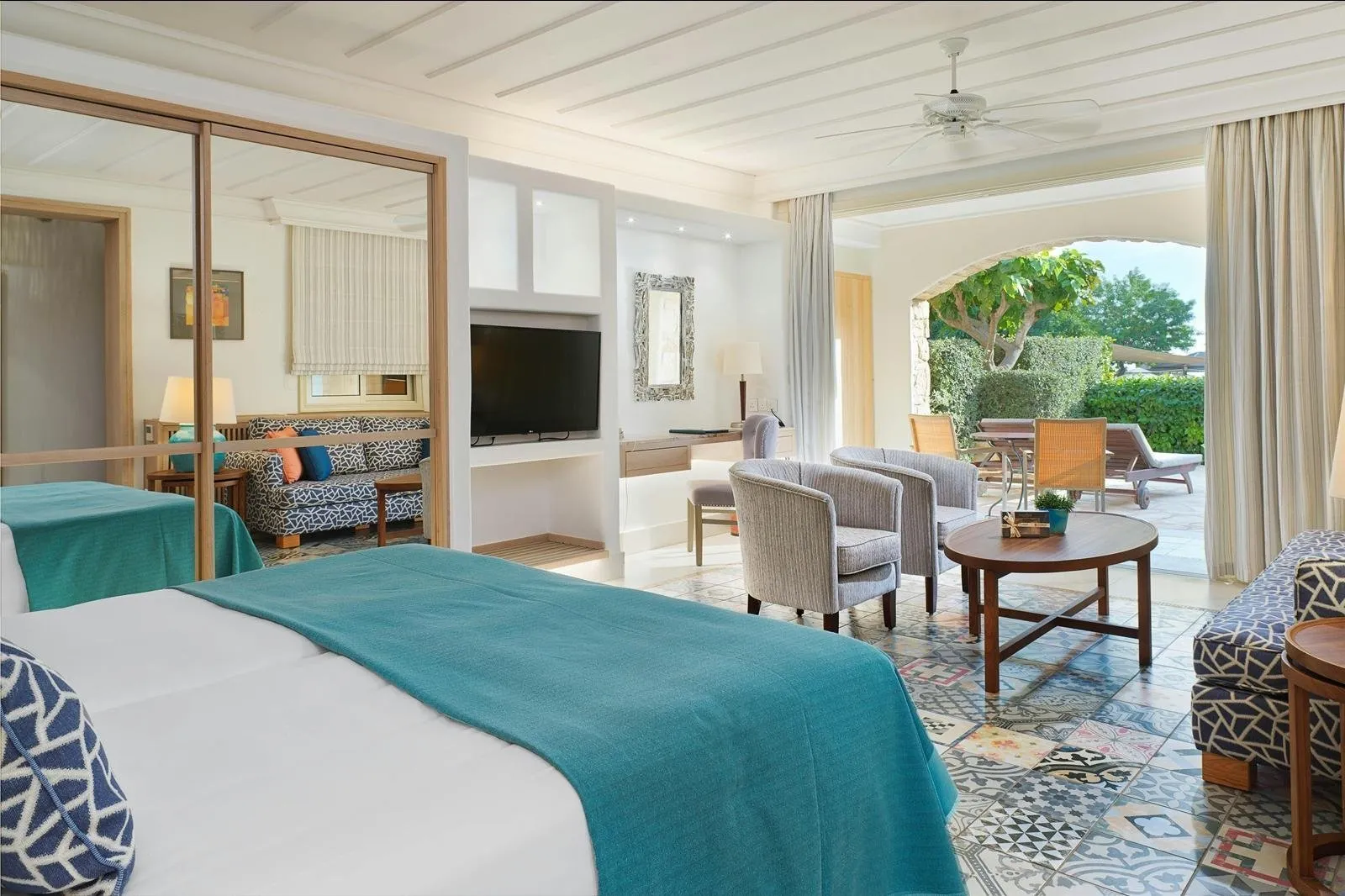 Columbia Beach Resort