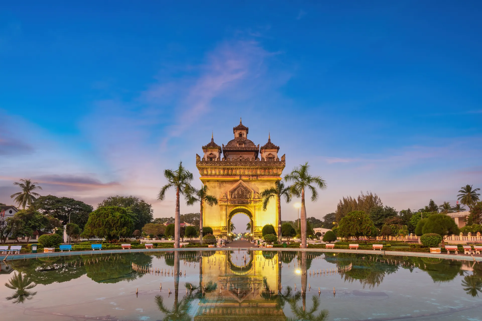 &Olives-Laos-Vientiane-Patuxai