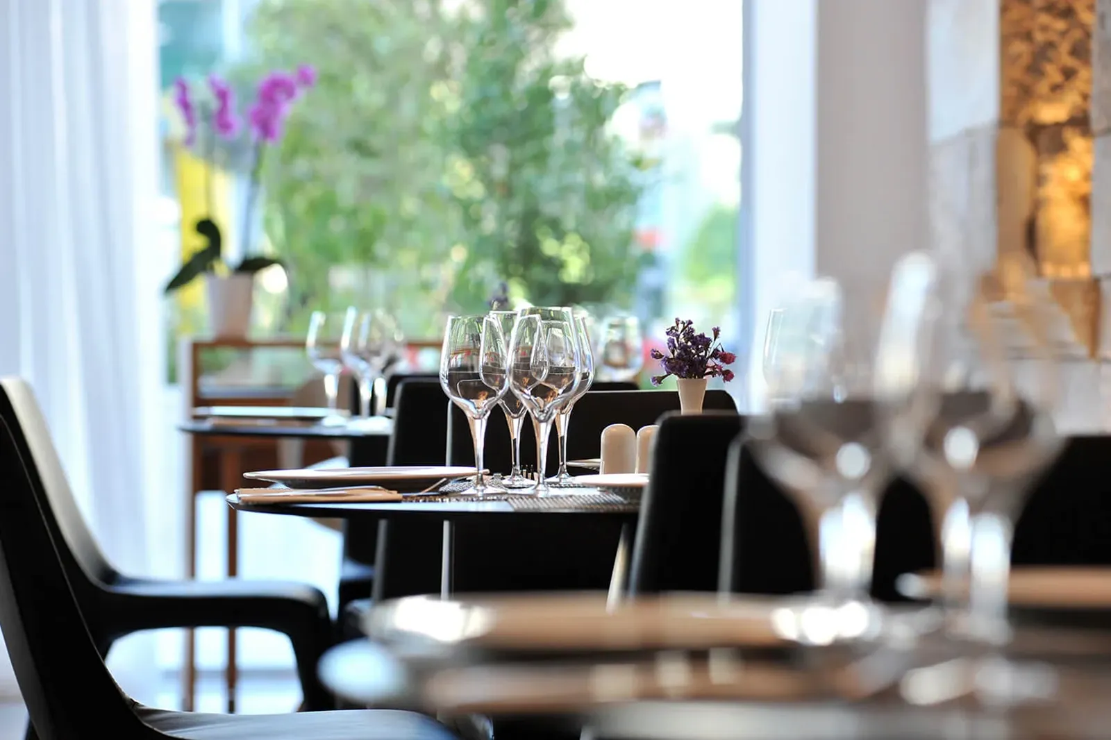 Athenaeum Grand Hotel.