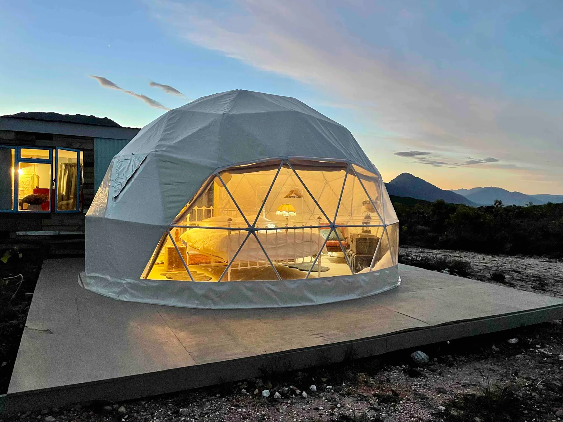 &Olives Travel-Zuid-Afrika-Route62-Starry Starry Night-Nova-Star-dome-outside