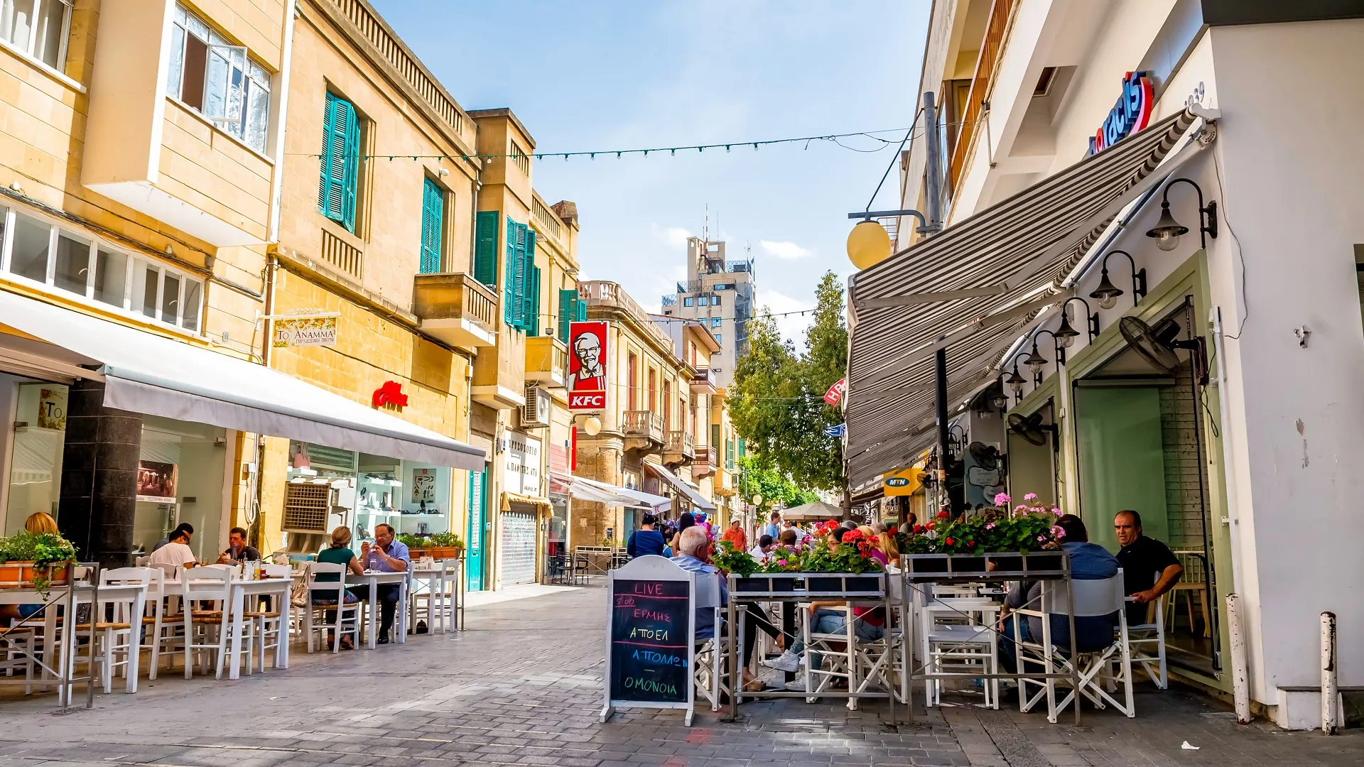 Zomerse straat in Nicosia, Cyrpus