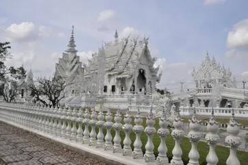 &Olives-Thailand-Chiang-Rai-Temple